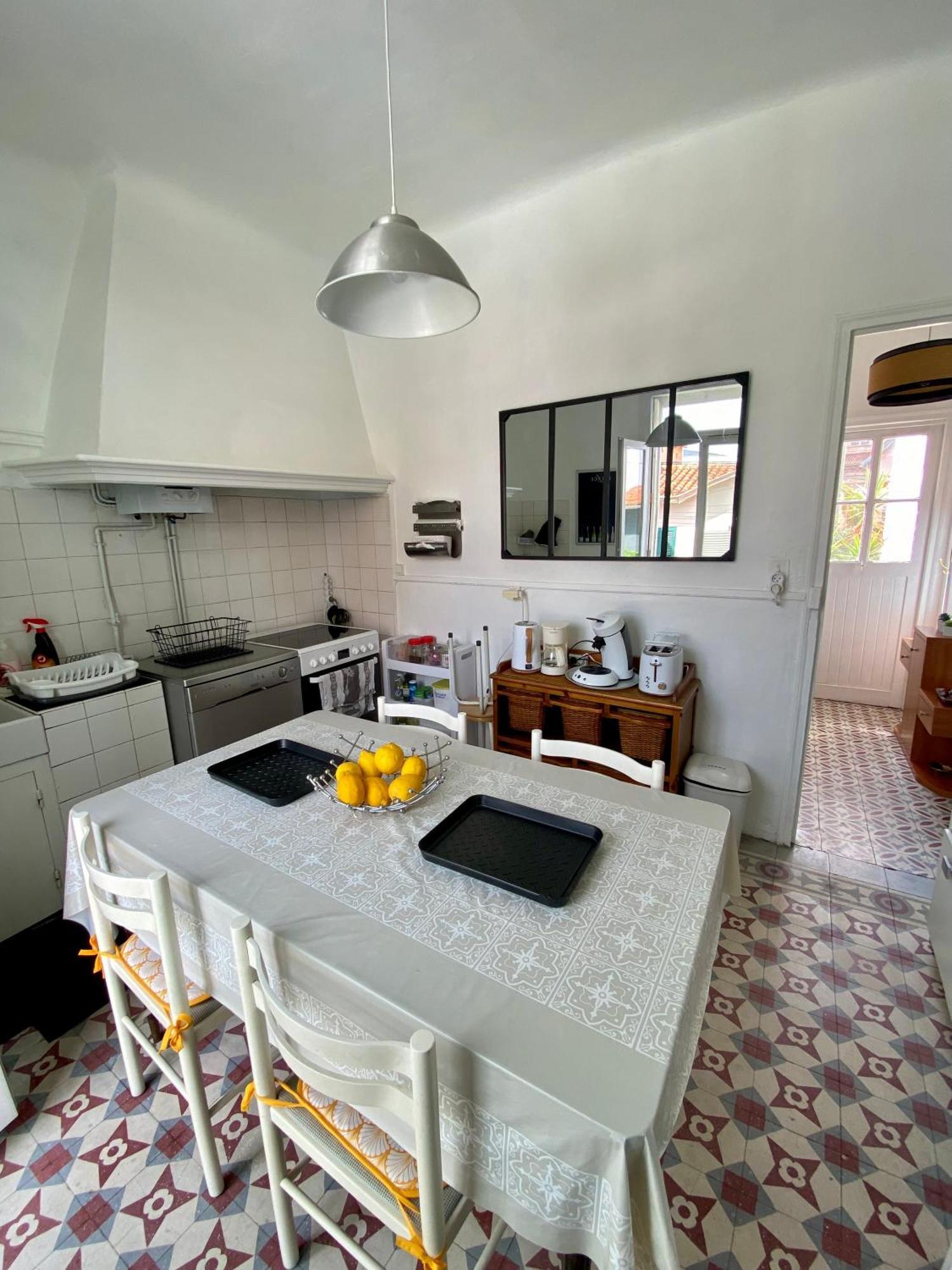 Grand Appartement En Centre Ville Avec Terrasse Perpignan Exterior photo